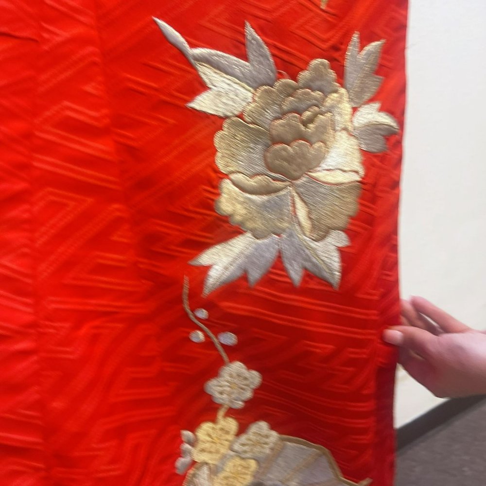 Uchikake Rare Japanese Wedding Red Silk Gold Silver Thread Embroidery Kimono - Picture 3 of 12